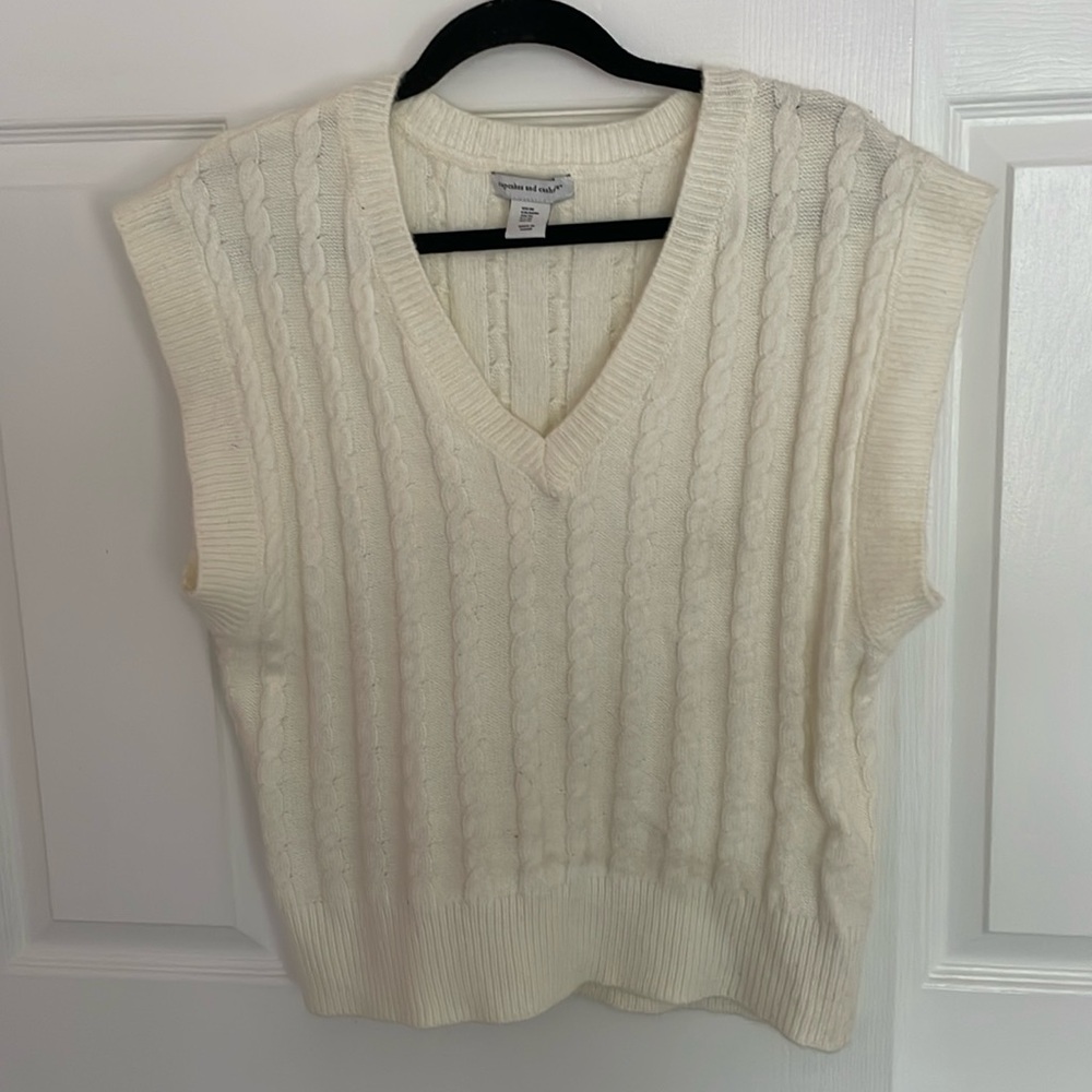 Cupcakes and Cashmere Cable Knit Sleeveless Sweater | never worn